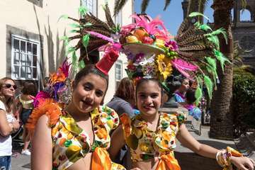 El Carnaval 'okupa' las calles del casco antiguo de la capital (Foto José Francisco Fernández Belda)